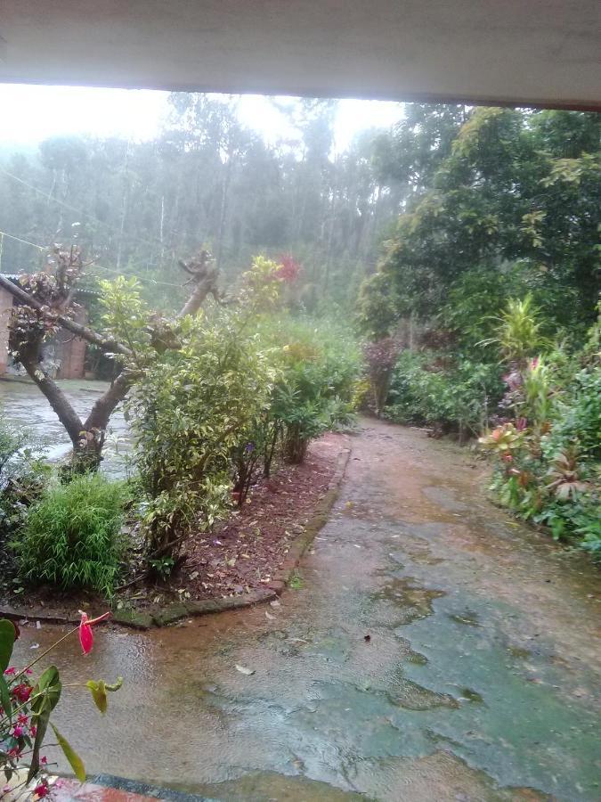 Appartamento Hill Side Estate Madikeri Esterno foto